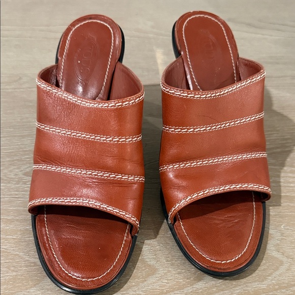 Tod's Shoes - TOD’S Brown Leather Slide Sandals